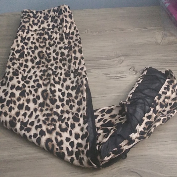 Pants - 𝅺victoria's Secret Ultra High Rise Essential Legging Size 16